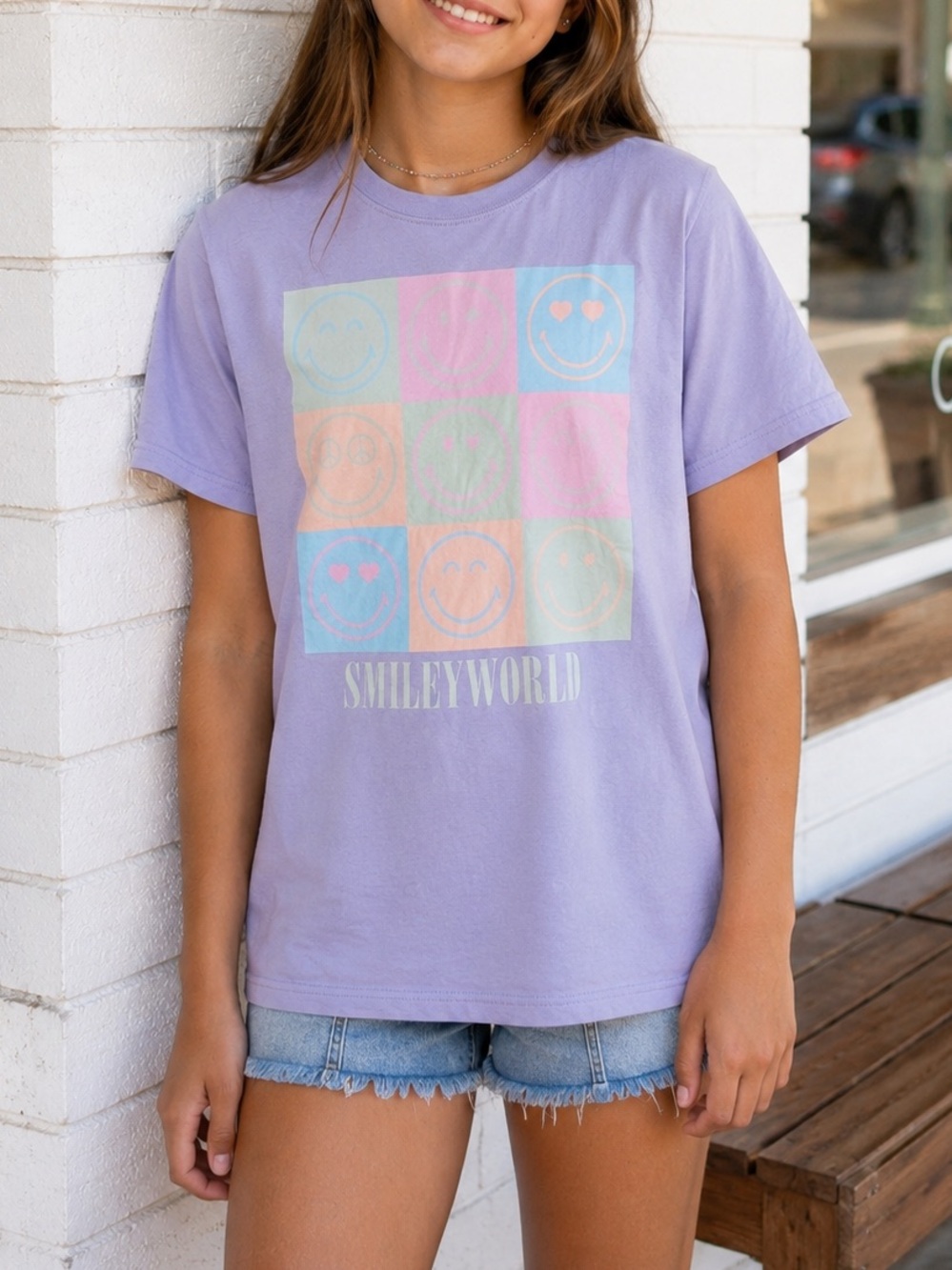 SmileyWorld Lavender Graphic Tee XL Pastel Emoji Short Sleeve T-Shirt